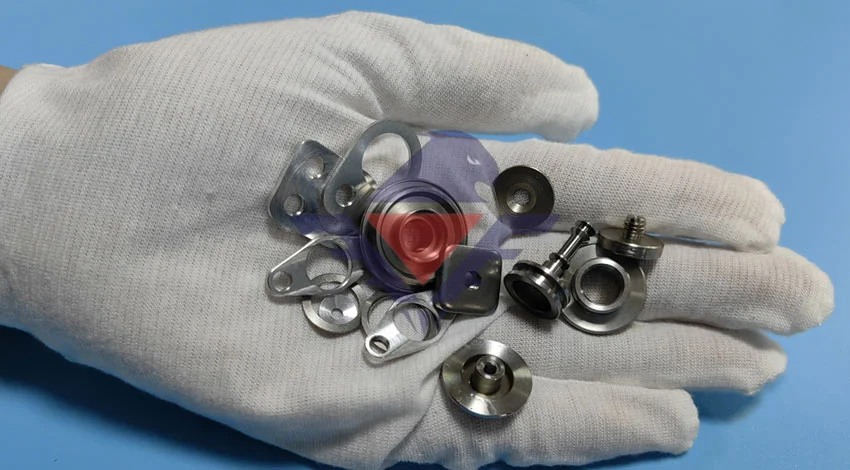 혁신을 선도하는, 소비자 가전 분야의 Falcon Swiss Screw Machining