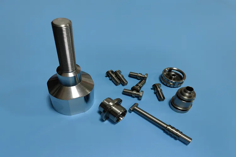 정밀 CNC 선삭 부품: Falcon CNC Swiss의 전문성